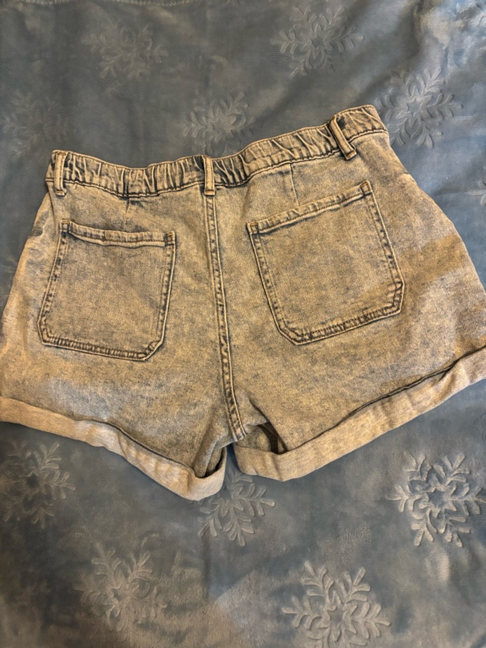 Time and Tru Washed Denim Cargo Shorts - Picture 2 of 5